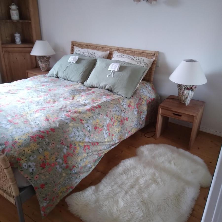 Les Dames De La Saugiat Bed & Breakfast Le Fied Dış mekan fotoğraf