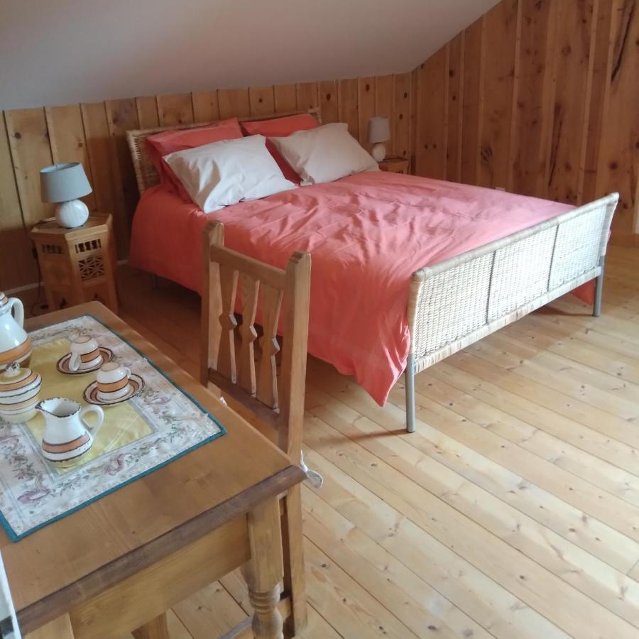 Les Dames De La Saugiat Bed & Breakfast Le Fied Dış mekan fotoğraf