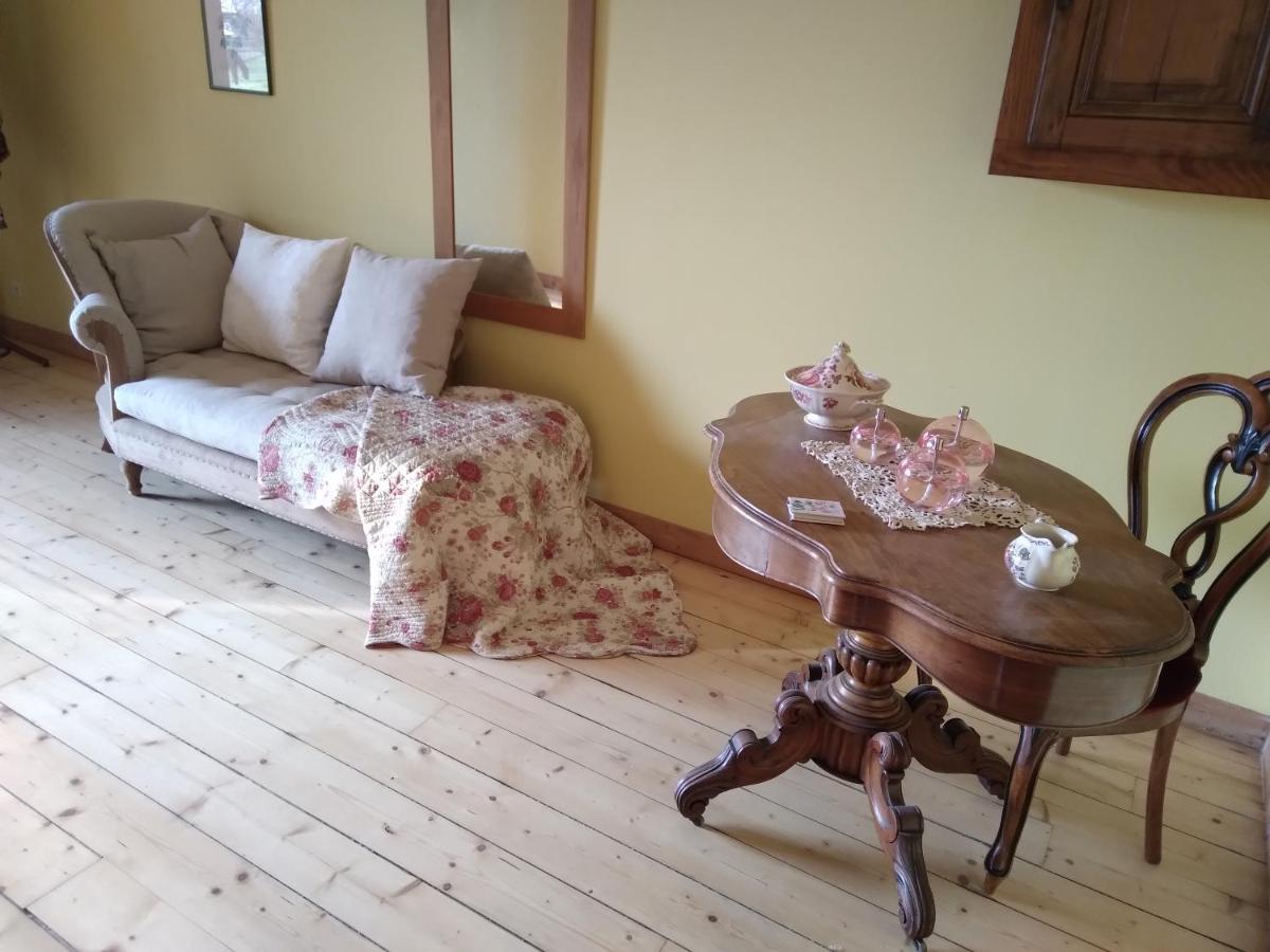 Les Dames De La Saugiat Bed & Breakfast Le Fied Dış mekan fotoğraf